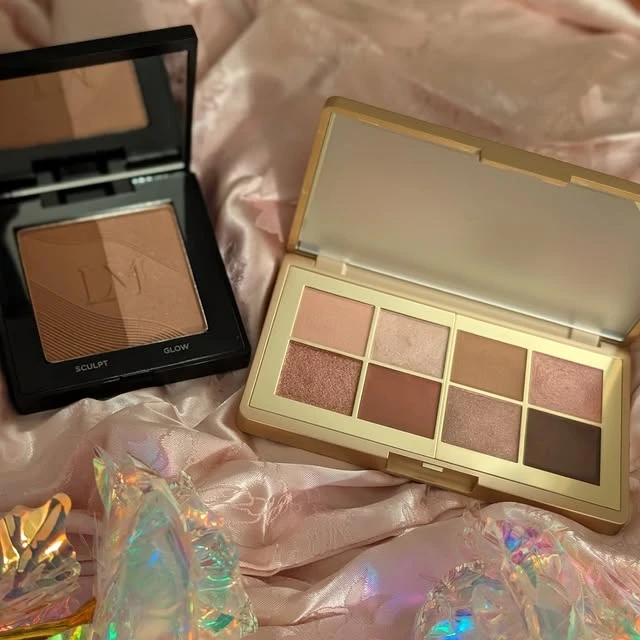 Bronze Color  & Luminous Duo