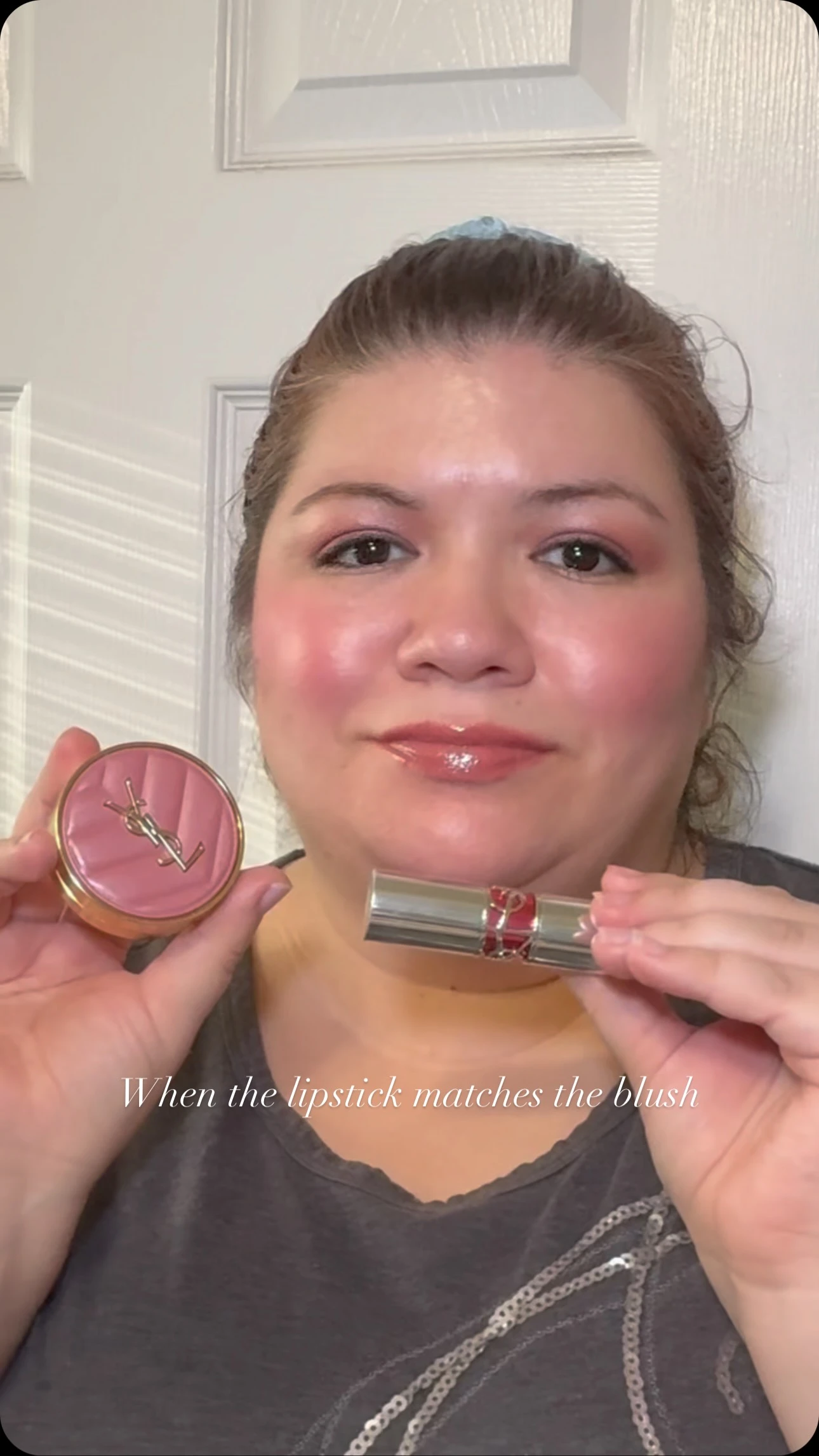 Makeup hack: match your lipstick and blush