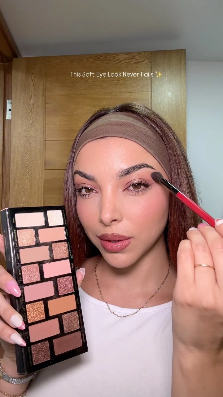 This soft eye look never fails 🤎